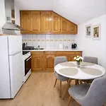 Stan Na Dan Bumbar Апартаменты Kostajnica
