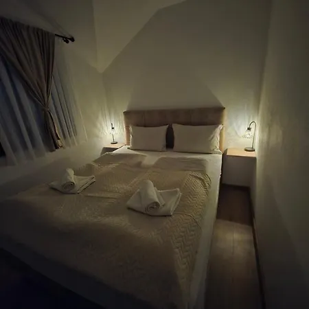 Stan Na Dan Bumbar شقة Kostajnica