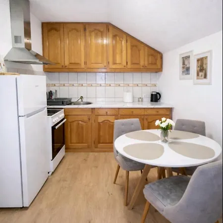 Stan Na Dan Bumbar Apartamento Kostajnica