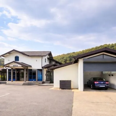 Stan Na Dan Bumbar Apartman *