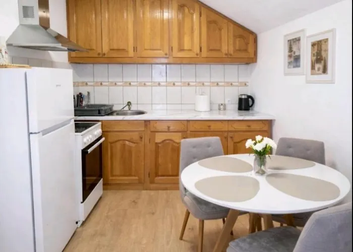 Stan Na Dan Bumbar Apartman Kostajnica